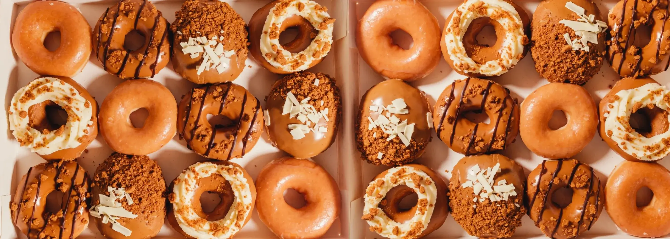 Boîte de 12 doughnuts édition Lotus Biscoff®
